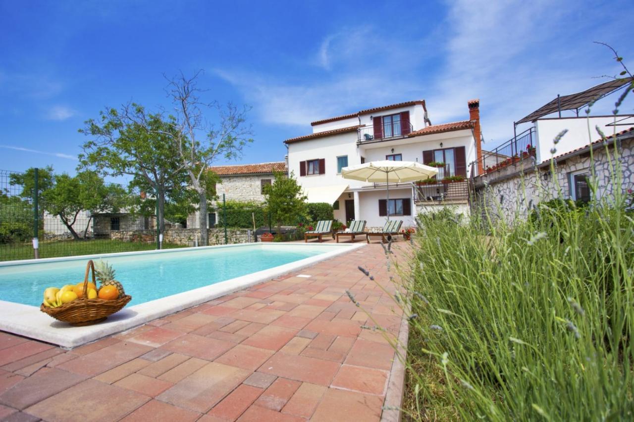 Holiday Home Elvis, Village Kujici Hreljići エクステリア 写真