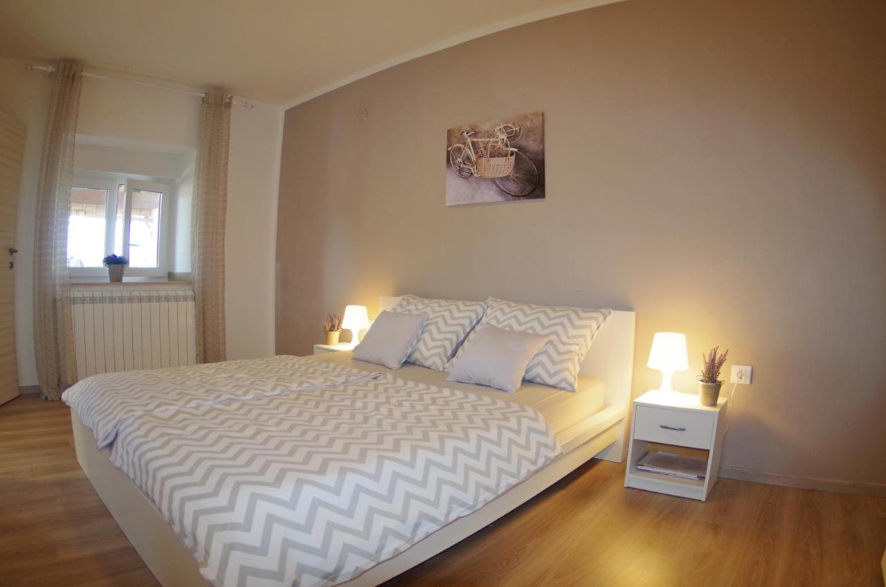 Holiday Home Elvis, Village Kujici Hreljići エクステリア 写真