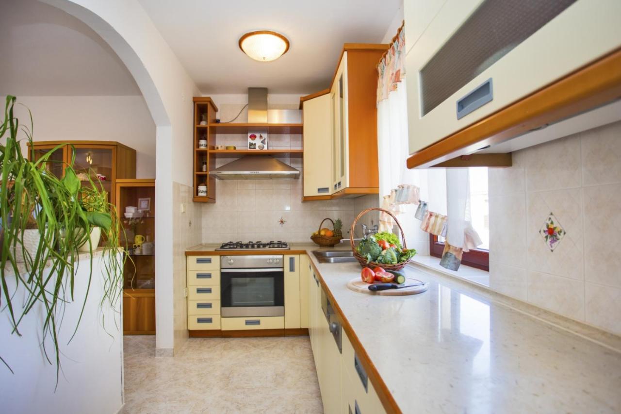 Holiday Home Elvis, Village Kujici Hreljići エクステリア 写真