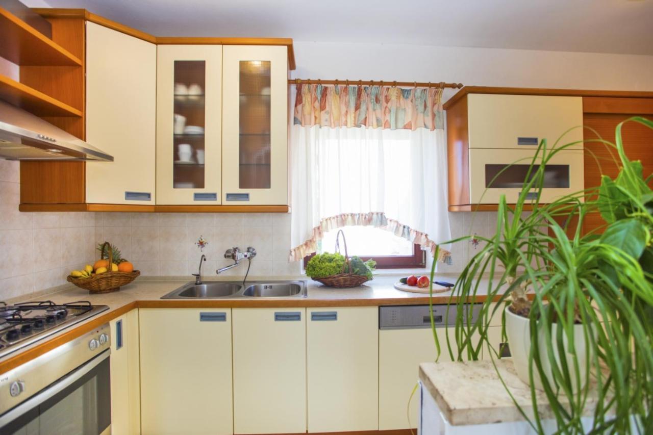 Holiday Home Elvis, Village Kujici Hreljići エクステリア 写真