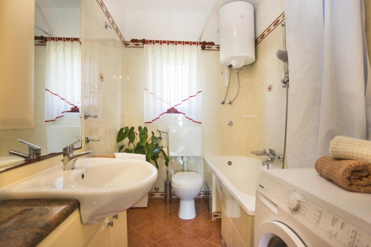 Holiday Home Elvis, Village Kujici Hreljići エクステリア 写真