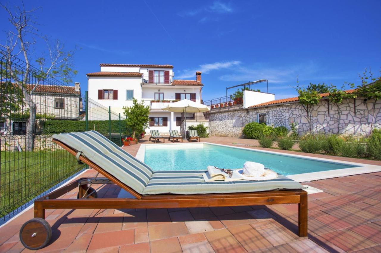 Holiday Home Elvis, Village Kujici Hreljići エクステリア 写真